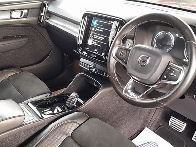 Used Volvo XC40 R-Design 150 HP (110 kW) 2019 Red SUV
