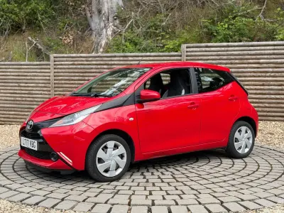 Used Toyota Aygo X-play 69 HP (50 kW) 2017 Red Hatchback