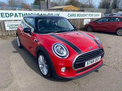 Usado Mini Cooper Hatch 136 CV (100 kW) 2018 Rojo Utilitario