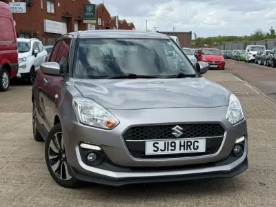 Usado Suzuki Swift 90 HP (66 kW) 2019 Prateado Citadino