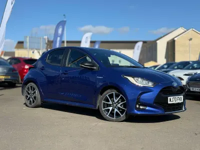 Used Toyota Yaris Hybrid 116 HP (85 kW) 2020 Blue Hatchback