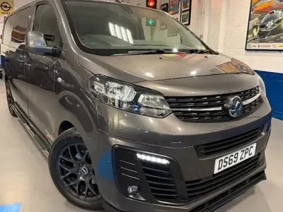 Second-hand Vauxhall Vivaro Sportive 120 CP (88 kW) 2021 Monovolum
