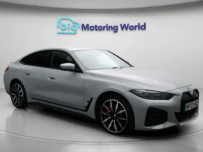 Usado BMW i4 M Sport 250 kW (340 CV) 2023 Gris Berlina