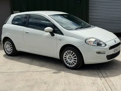 Used Fiat Punto Pop 69 HP (50 kW) 2014 White Hatchback