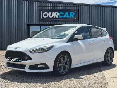 Used Ford Focus ST 185 HP (136 kW) 2018 White Hatchback