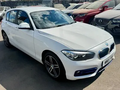 Used BMW 118 Sport Line 2015 White Hatchback