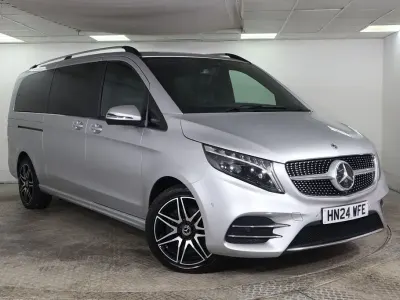 Używany Mercedes V220 AMG line 163 KM (119 kW) 2024 Srebrny Minivan