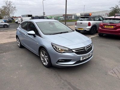 Used Vauxhall Astra SRi 104 HP (76 kW) 2019 Silver Hatchback