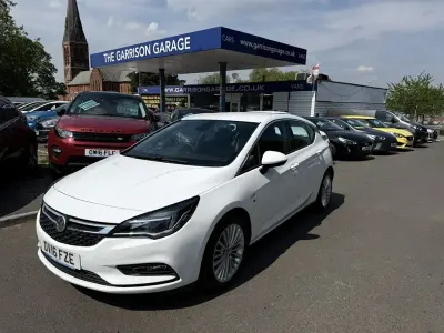 Used Vauxhall Astra Elite 2016 White Hatchback