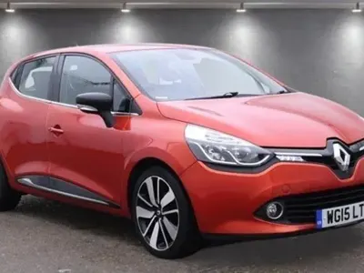 Used Renault Clio Dynamique 90 HP (66 kW) 2015 Red Hatchback
