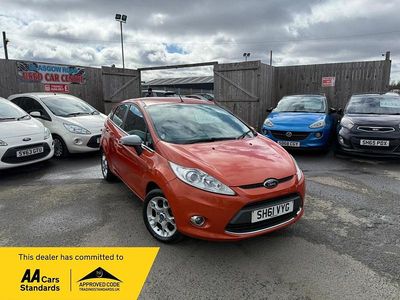 Usado Ford Fiesta Zetec 82 HP (60 kW) 2011 Vermelho Citadino