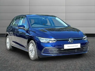 Used VW Golf VIII Life 130 HP (95 kW) 2022 Blue Hatchback