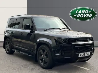 Used Land Rover Defender Dynamic 249 HP (183 kW) 2023 Santorini black SUV