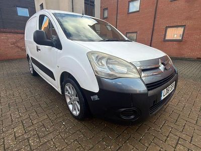 Used Citroën Berlingo 75 HP (55 kW) 2011 White MPV