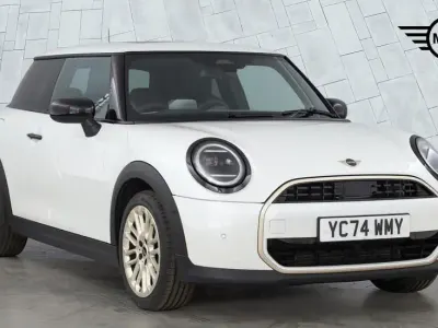 Used Mini Cooper Hatch 154 HP (113 kW) 2024 White Hatchback