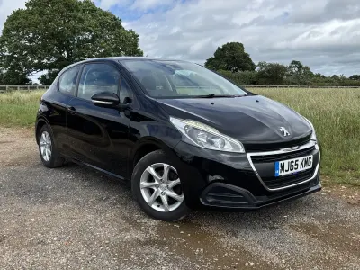 Used Peugeot 208 Active 68 HP (50 kW) 2015 Black Hatchback