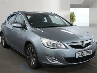 Used Vauxhall Astra Elite 115 HP (84 kW) 2011 Silver Hatchback