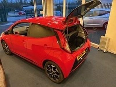 Begagnad Toyota Aygo Trend 72 HK (52 kW) 2020 Röd Halvkombi