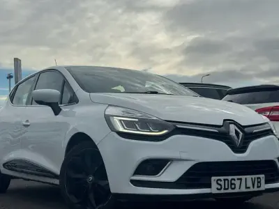 Used Renault Clio Dynamique 90 HP (66 kW) 2017 White Hatchback