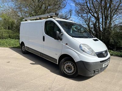Used Vauxhall Vivaro 115 HP (84 kW) 2014 White MPV
