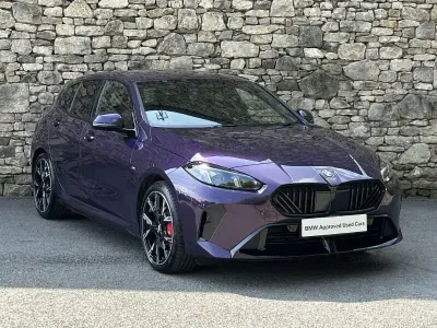 Begagnad BMW 120 M Sport 168 HK (123 kW) 2025 Lila Halvkombi