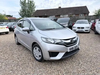 Used Honda Jazz Hybrid 122 HP (89 kW) 2015 Silver Hatchback