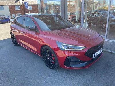 Używany Ford Focus ST 280 KM (205 kW) 2024 Czerwony Hatchback