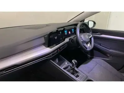 Used VW Golf VIII Life 150 HP (110 kW) 2023 Silver Hatchback