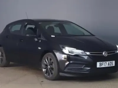 Używany Vauxhall Astra Design Edition 125 KM (91 kW) 2017 Czarny Hatchback