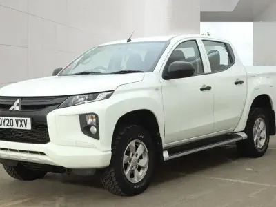 Used Mitsubishi L200 150 HP (110 kW) 2020 White Pickup