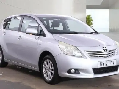 Used Toyota Verso 132 HP (97 kW) 2012 Silver MPV