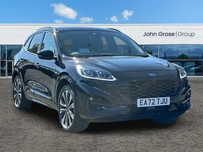 Usado Ford Kuga ST-Line X 190 HP (139 kW) 2023 Preto SUV