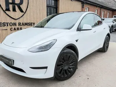 Begagnad Tesla Model Y RWD 219 kW (299 HK) 2024 SUV