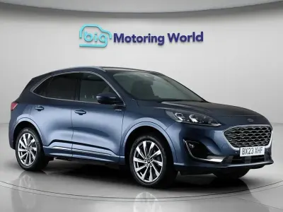 Usado Ford Kuga Vignale 225 HP (165 kW) 2023 Azul SUV