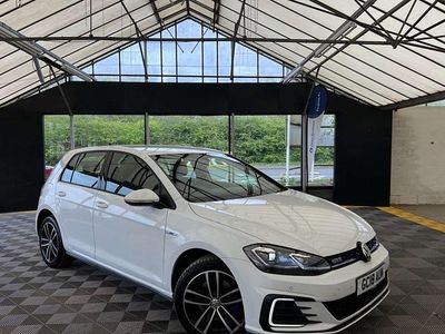 Używany VW Golf VII GTE 204 KM (150 kW) 2018 Biały Hatchback
