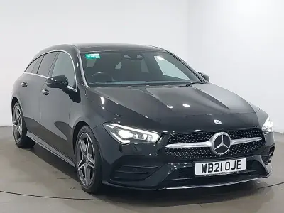Usado Mercedes CLA180 AMG Line Premium Plus 136 HP (100 kW) 2021 Preto Sedan