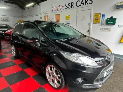 Used Ford Fiesta Zetec 118 HP (86 kW) 2012 Black Hatchback