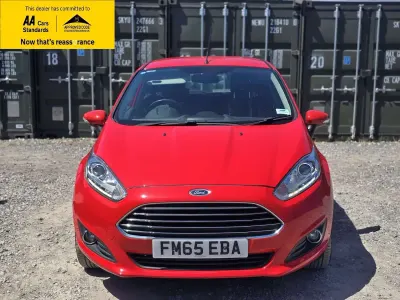 Used Ford Fiesta Zetec 100 HP (73 kW) 2016 Red Hatchback