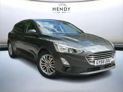 Used Ford Focus Titanium 123 HP (90 kW) 2018 Grey Hatchback