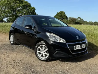 Gebraucht Peugeot 208 Active 68 PS (50 kW) 2015 Schwarz Kleinwagen