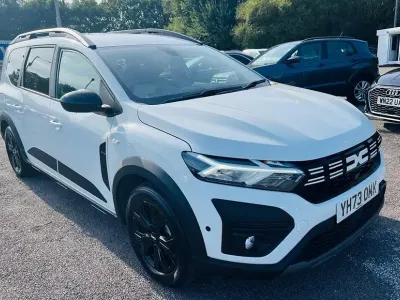 Used Dacia Jogger Extreme 141 HP (103 kW) 2023 White MPV