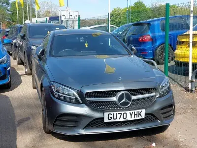 Usado Mercedes C200 AMG line 184 HP (135 kW) 2020 Cinzento Coupé