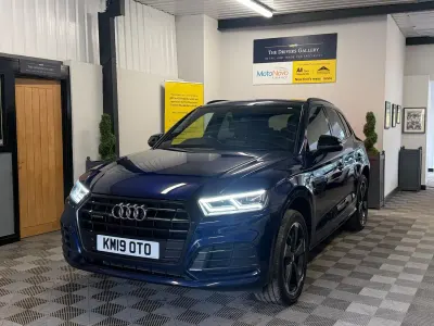 Begagnad Audi Q5 Black Edition 190 HK (139 kW) 2019 Blå SUV