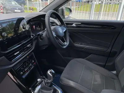 New VW T-Roc Design 150 HP (110 kW) 2026 Silver SUV
