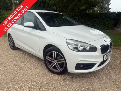 Begagnad BMW 218 Sport Line 136 HK (100 kW) 2017 Vit Minibuss