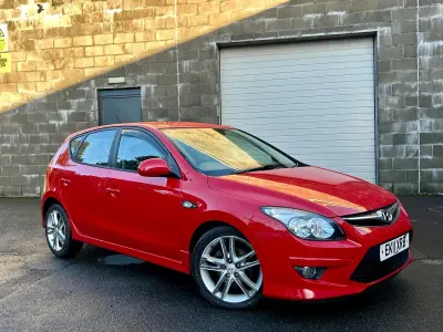 Used Hyundai i30 Premium 113 HP (83 kW) 2011 Red Hatchback