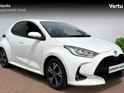 Used Toyota Yaris Design 116 HP (85 kW) 2025 White Hatchback