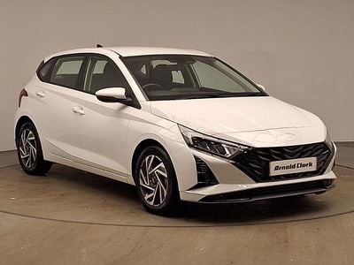 Used Hyundai i20 Advanced 100 HP (73 kW) 2025 White Hatchback