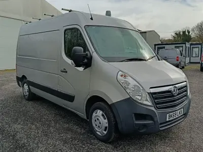 Begagnad Vauxhall Movano 110 HK (80 kW) 2019 Silver Minibuss