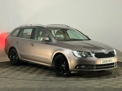 Gebraucht Skoda Superb Elegance 170 PS (125 kW) 2014 Mauve Kombi